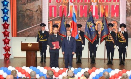 Полпред Президента Михаил Бабич поздравил ветеранов и сотрудников МВД с профессиональным праздником