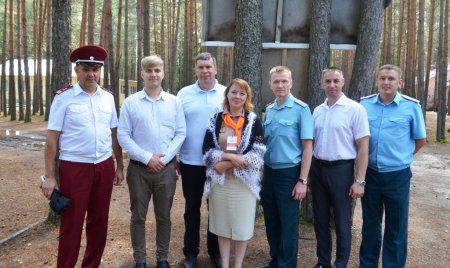 В рамках летней оздоровительной кампании Владимир Климов посетил Детские лагеря