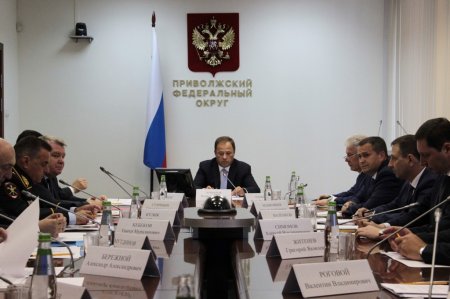 Полпред президента в ПФО Игорь Комаров провел рабочую встречу с главными федеральными инспекторами