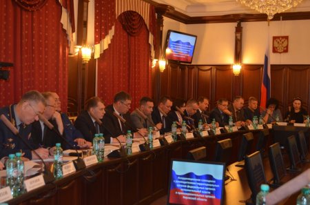 На координационном совещании Владимир Климов обсудил вопросы перехода и реализации в регионе новой системы управления отходами