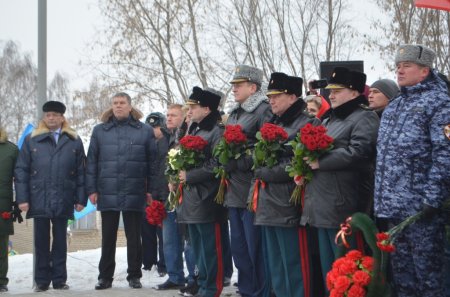 В Кировской области, в канун празднования Дня Героев Отечества, торжественно открыт памятник Герою Российской Федерации Валерию Асапову