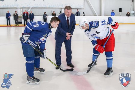 Сборная Кировской области принимает участие в  окружном турнире по хоккею среди студенческих команд