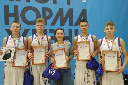 Кировские спортсмены заняли второе место в турнире по баскетболу на призы полпреда Президента РФ в ПФО 