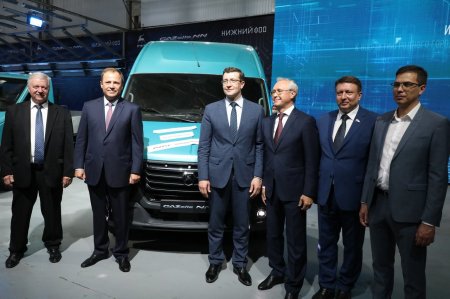 Игорь Комаров поздравил коллектив «Группы ГАЗ» с запуском новой модели автомобиля «ГАЗель NN»