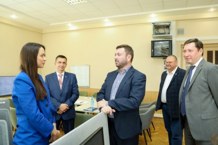 Буренков посетил ЦУР Пензенской области и провел совещание по вопросам информационной политики в регионе