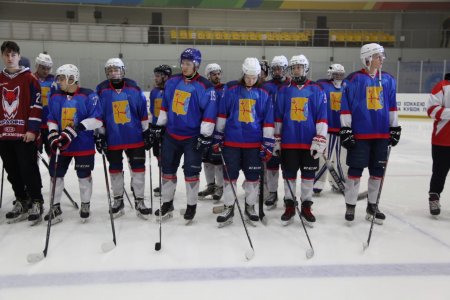 Кировские студенты участвуют в турнире по хоккею на Кубок полномочного представителя Президента Российской Федерации в ПФО