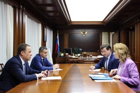Игорь Комаров провел встречу с уполномоченным при Президенте РФ по правам ребенка Марией Львовой-Беловой