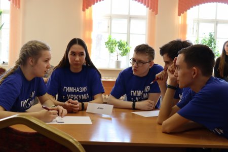 Команда «Бурлаки на Вятке» победила в игре «Что? Где? Когда?»  и представит Кировскую область на окружном финале
