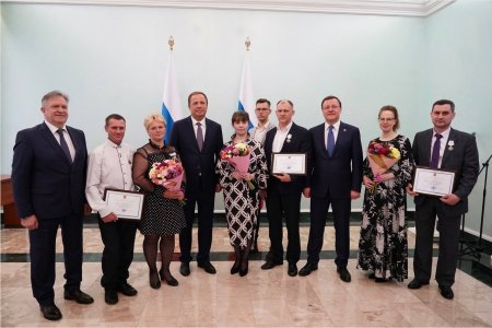 Игорь Комаров вручил многодетным семьям ПФО государственные награды РФ