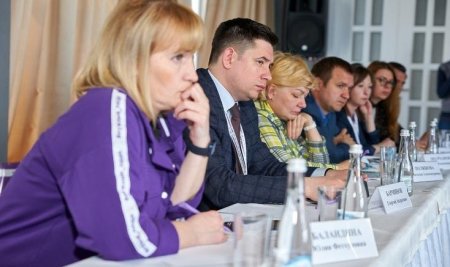 В Самаре заместитель полпреда Олег Машковцев провел совещание по вопросам реализации государственной молодежной политики в регионах ПФО