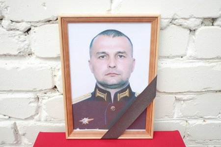 Врио губернатора Кировской области А.В. Соколов почтил память погибшего на Украине Героя Российской Федерации Дениса Ягидарова