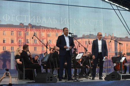 Игорь Комаров и главы регионов ПФО посетили 65-й фестиваль искусств «На Родине П.И. Чайковского»