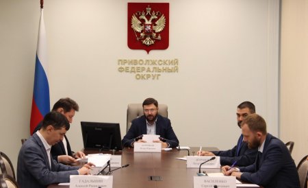 Заместитель полпреда Игорь Буренков провел совещание по общественно-политическому развитию Ульяновской области