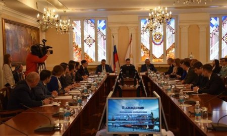 В День Конституции России в Йошкар-Оле обсудили законотворческие инициативы молодежных парламентов ПФО