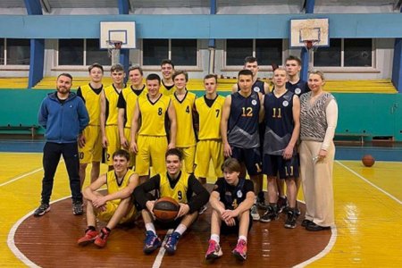 Студенты техникумов и колледжей участвуют в отборе на окружной турнир по баскетболу