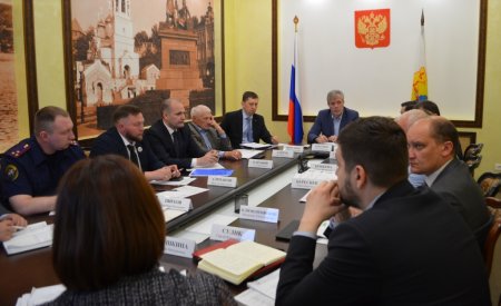 Региональным правительством усилен контроль и учет за реализацией национальных проектов в Кировской области 