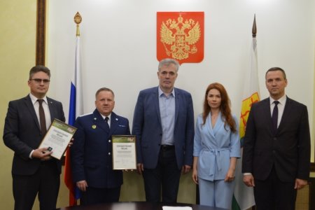 В годовщину создания Фонда «Все для Победы» в Кирове наградили федеральные структуры, принимавшие активное участие  в проекте.