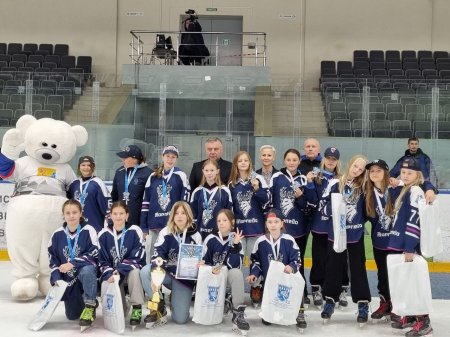 Кубок межрегионального турнира по хоккею «Хрустальная тиара» отправился в Нижегородскую область