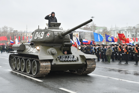Кадеты из Кирова приняли участие в Параде Памяти, посвященном 82-ой годовщине Военного парада 7 ноября 1941 года