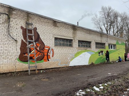 В селе Сметанино продолжается работа над рисунком в рамках проекта «Культурная раскраска»